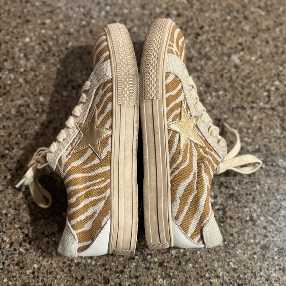 b.o.g. collective Shoes - Star Natural Zebra Canvas Sneakers size 8.5